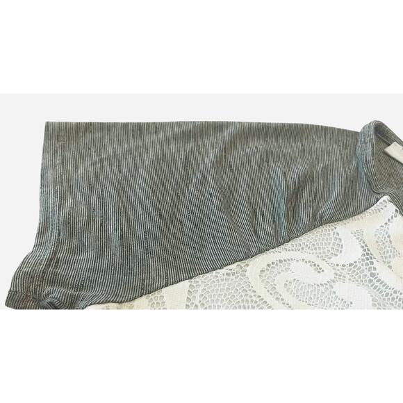 MAURICES SHORT SLV ROUND NECK FRONT LACE BLOUSE, WOMENS, M, GREY & WHITE LACE - Picture 9 of 12